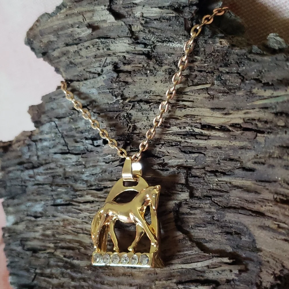 Saddle Stirrup Necklace. Horse Pony Equestrian Equine Horse Saddle Vaquero Rodeo - Picture 6 of 14